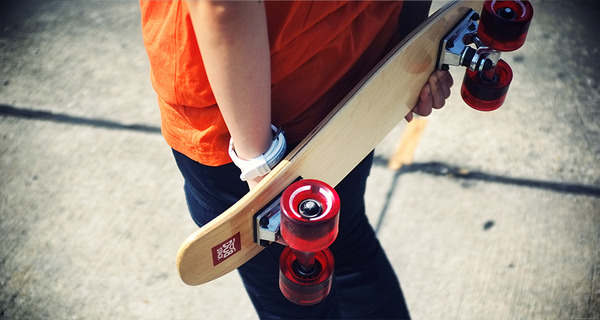 ウッドデッキを採用した小型スケートボード発売…ダブスタック