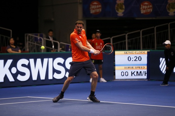 テニス団体戦「コカ・コーラ IPTL」に参戦するマラト・サフィン