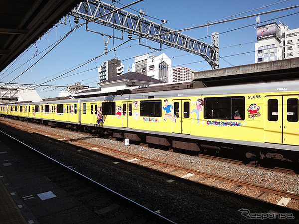 クレヨンしんちゃんラッピング電車＆バス出発式（東武鉄道春日部駅、11月3日）