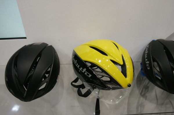 国内メーカーのカブトもエアロロードコンセプトのヘルメットをリリース