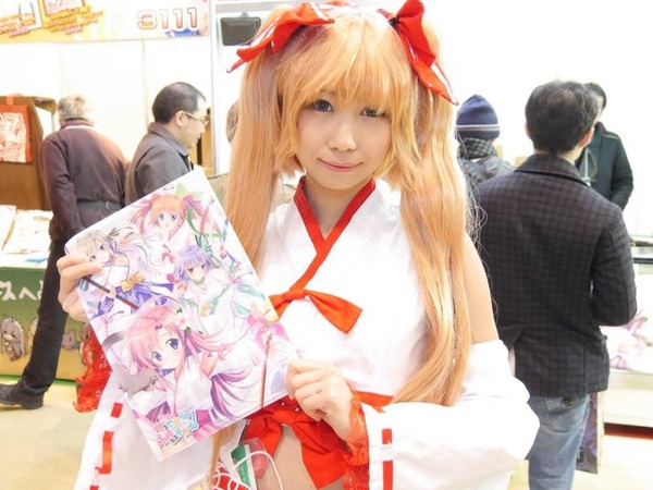 【コミケ91】企業ブースを彩った美女たちを写真100枚でお届け！