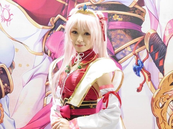【コミケ91】企業ブースを彩った美女たちを写真100枚でお届け！