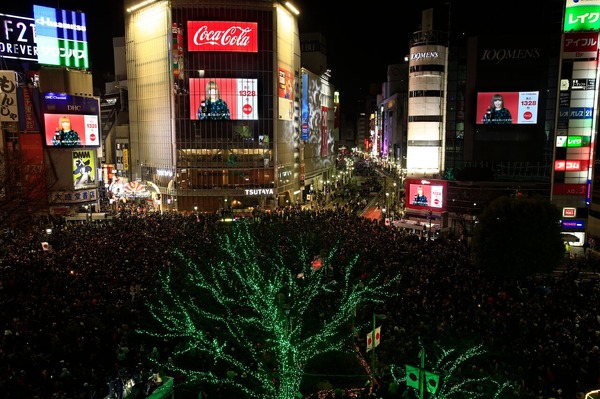 渋谷で2017年へのカウントダウンイベント「コークであけおめ！」