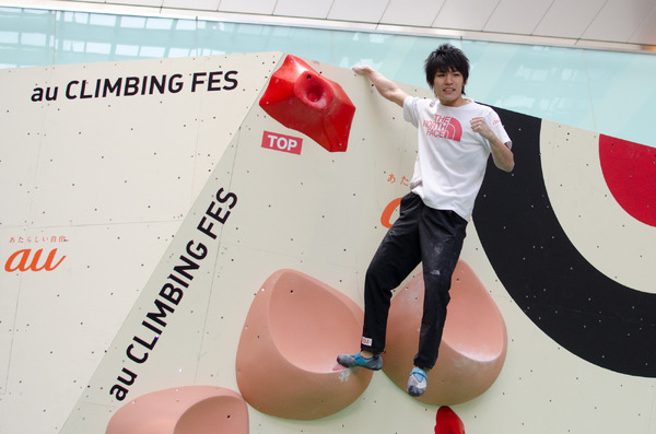 TEAM au所属のクライマー楢崎智亜が『au CLIMBING FES』キックオフPRイベントに登壇（2017年1月19日）
