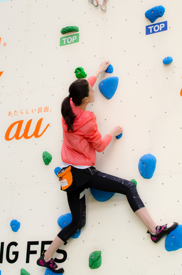 朝比奈彩が『au CLIMBING FES』キックオフPRイベントに登壇（2017年1月19日）