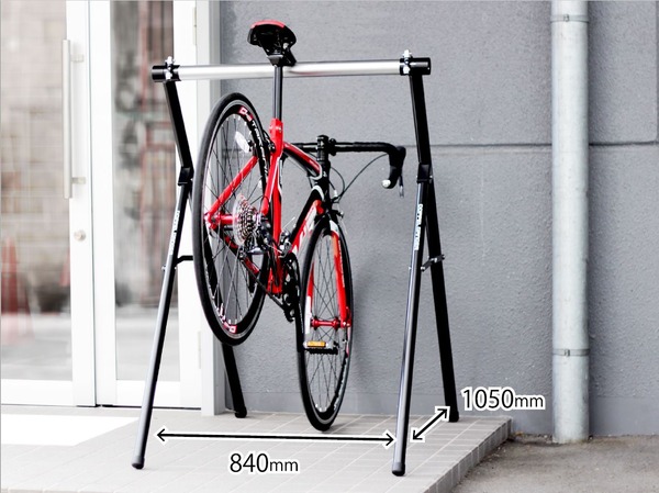 スポーツ自転車が駐輪できる折りたたみ式「サドル掛けスタンド」発売