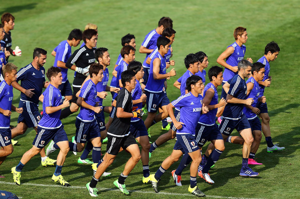 トレーニングするサッカー日本代表メンバー（2015年9月7日）