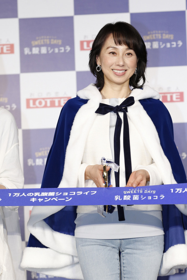 吉田羊「小松菜奈ちゃんって本当に可愛いです」…乳酸菌ショコラ発表会