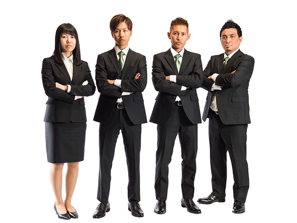 ドゥロワー・ザ・レーシング。左から佐藤寿美、竹内遼、小野寺健、山路篤監督