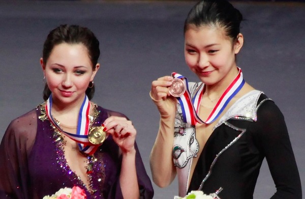 村上佳奈子（右）（2014年11月8日）（c）Getty Images