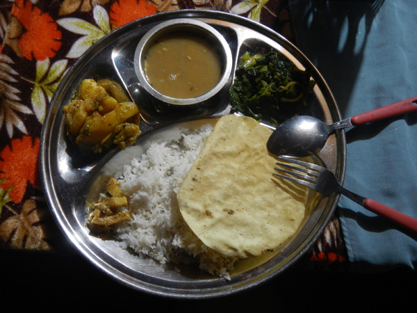 ネパールの家庭料理ダルパッド、家庭によりそれぞれに味の違いが楽しめる