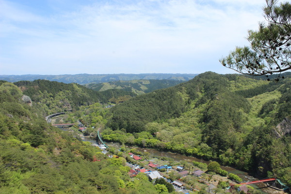 矢祭山の途中にある岩場からの眺め。