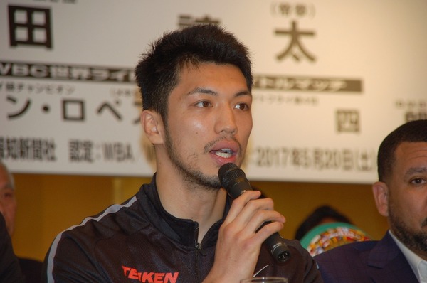 WBA世界ミドル級王座決定戦 調印式・記者会見に臨んだ村田諒太（2017年5月18日）