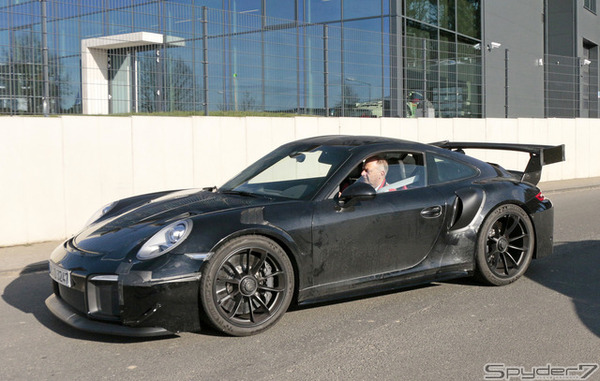 ポルシェ 911 GT2 RS  スクープ写真