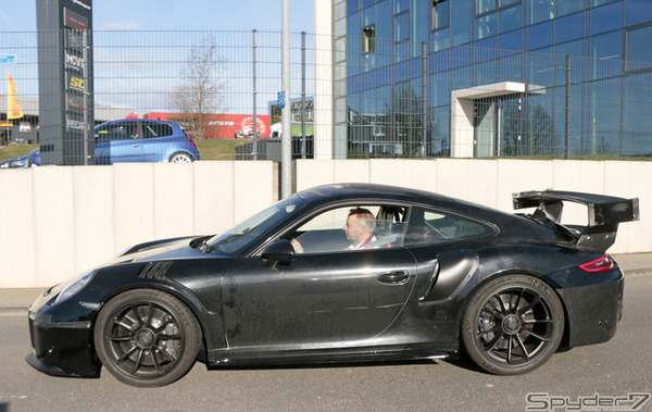 ポルシェ 911 GT2 RS  スクープ写真