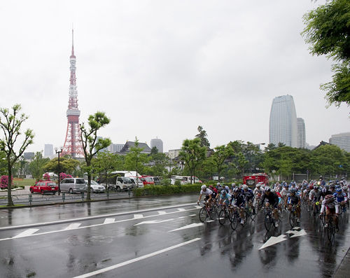 　第14回ツアー・オブ・ジャパン東京ステージが5月23日、東京都の大井ふ頭周回コースで行なわれ、イタリアのクラウディオ・クチノッタ（28＝デローザ・スタックプラスチック）が区間優勝。同チームのクリスティアーノ・サレルノ（25＝イタリア）が総合優勝した。区間2位