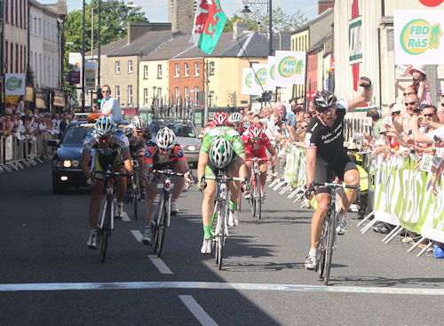 　チームNIPPOの菊池誠晃（24）がアイルランドで開催されているステージレース、FBDラスの第1ステージでトップと同タイムの3位になった。第1ステージ終了時の総合成績はで4位。同大会は5月23日から8日間の日程で開催され、アイルランドを1周する。2010年は総距離1,240km