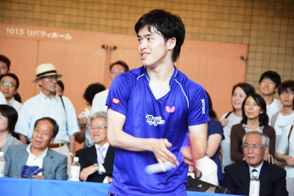 7月13日、明治大学駿河台キャンパスのリバティータワー1Fオープンスペースにて、明治大学卓球部、北京大学卓球部、北京体育大学卓球部による交流戦が開催された。