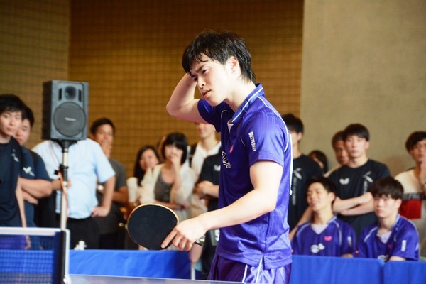 7月13日、明治大学駿河台キャンパスのリバティータワー1Fオープンスペースにて、明治大学卓球部、北京大学卓球部、北京体育大学卓球部による交流戦が開催された。