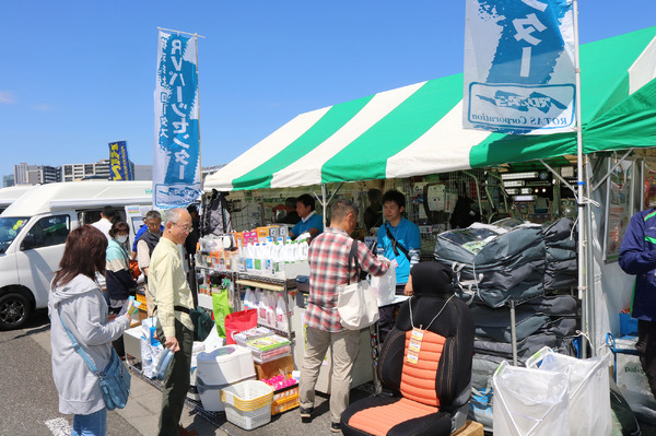 120台を超えるキャンピングカーが集結する「神奈川キャンピングカーフェア」開催