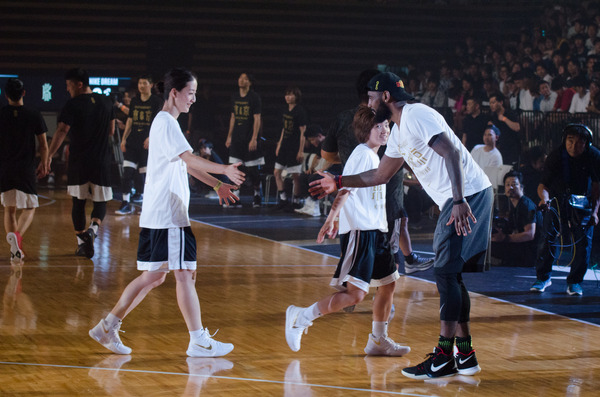 NBAのカイリー・アービングを招いた『CLUTCH BUCKET 東京』が開催（2017年7月21日）