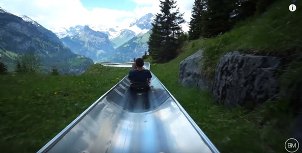 スイスの世界遺産を疾走するマウンテンコースターが最高
