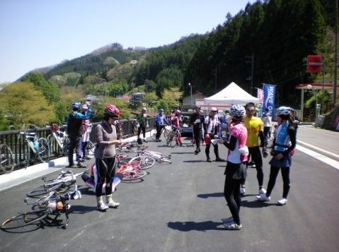 　距離296km、獲得標高差4,000mという山岳ロングライドイベント「シクロ軽井沢」が9月11・12日の1泊2日で開催され、その参加者募集が始まった。春に開催されて好評だったイベント。埼玉県東松山市にある総合サイクリングステーション「シクロパビリオン」を運営するエキ