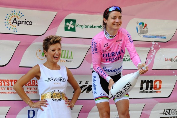 女性版ツール・ド・フランスで萩原麻由子の僚友ブロンジーニが優勝