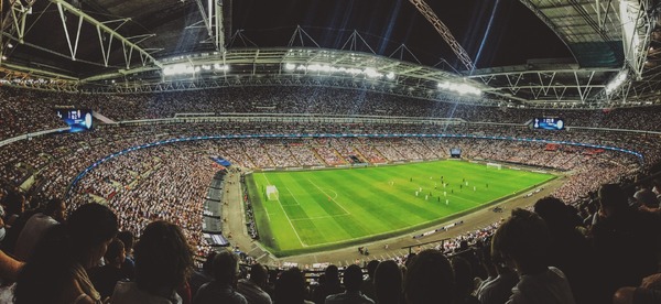 ブッキング・ドットコム、欧州サッカー連盟とパートナー提携…選手権、試合の予約をサポート