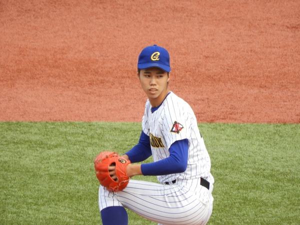 中央学院・大谷拓海君は二刀流で注目を浴びた