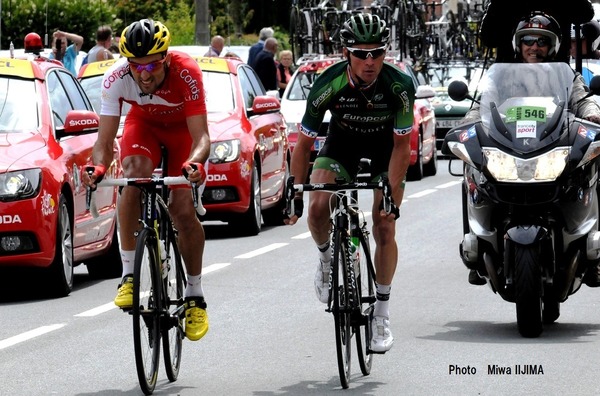 ツール・ド・フランス第4ステージで逃げるトマ・ボクレール（右）
