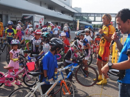 屋内ブース型自転車フェスティバル「サイクルスタイルIZU」開催