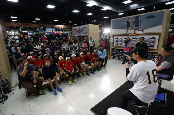 軟式野球大会「MLBドリームカップ」全国決勝トーナメント、東京バンバータが優勝