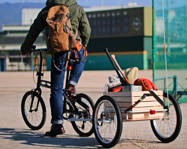 木製デッキを使用した自転車用トレーラー「ウッディサイクルトレーラー」発売