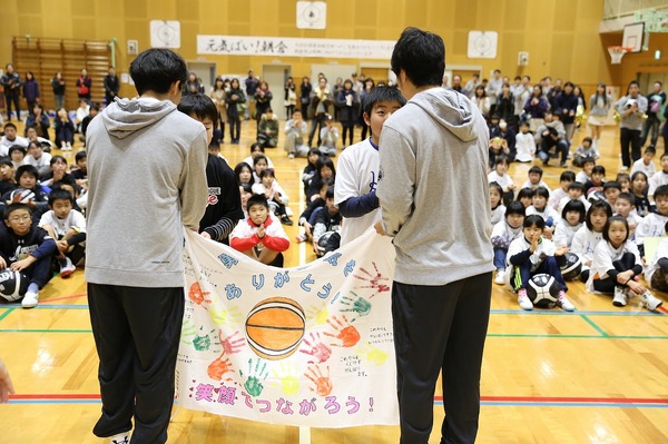 Bリーグオールスター出場選手、おのののかと共に復興支援活動を実施