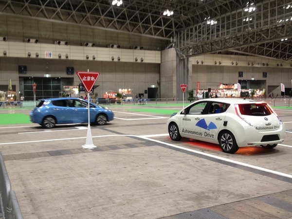 自動運転車のデモ走行（参考画像）