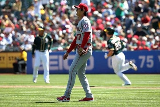 2回にアスレチックスのチャップマンに本塁打を打たれたエンゼルス・大谷翔平【写真：西山和明】