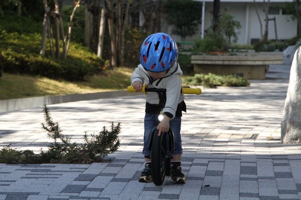 　自転車ツーキニストのトレンドリーダー、疋田智の連載コラム「自転車ツーキニストでいこう！」の最新コラムが公開されました。今回の内容は「最初の自転車は何だった？」と題して、自身の少年時代における自転車の思い出から、30年以上経った現在の日本での「最初の自