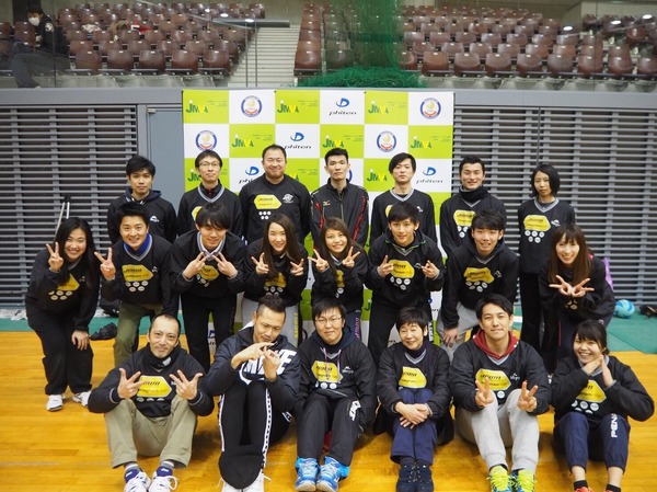 混合バレーボール国際大会で日本代表チームが銀メダル獲得