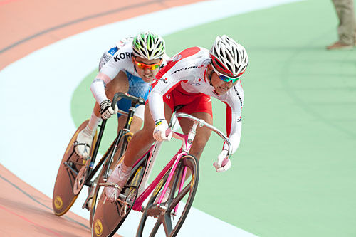 　タイのナコンラチャシマで開催されている第31回アジア自転車競技選手権、第18回アジア・ジュニア自転車競技選手権は2月12日、大会4日目の競技が行われ、エリート男子スプリントで北津留翼 （競輪選手）が順当に勝ち進み、13日の準決勝に進出した。
