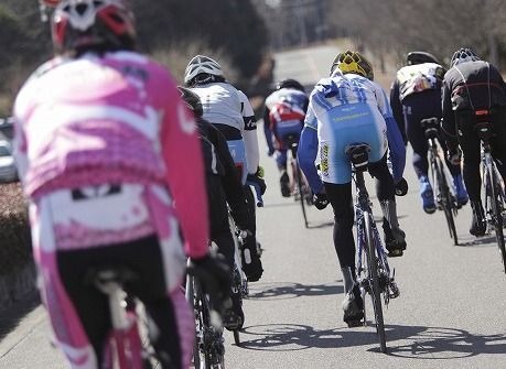 　世界最大の自転車レース「ツール・ド・フランス」を目指すエキップアサダが2月13日に第7回トライアウトを実施し、千葉県の橋詰丈（14）と神奈川県の石上優大（13）が選考テストで合格したと発表。エキップアサダ強化選手チーム「エカーズ」への加入を認められた。