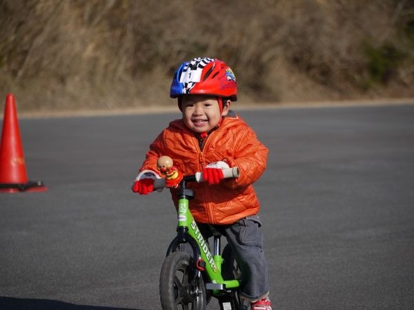 　未就学児童から大人までが参加可能なクリテリウム大会が、今年度も日本サイクルスポーツセンターで毎月1回、年11戦開催される。緒戦は4月23日で、その参加者を募集している。サイクルスポーツセンターといえば5kmサーキットのアップダウンコースを想像してしまうが、