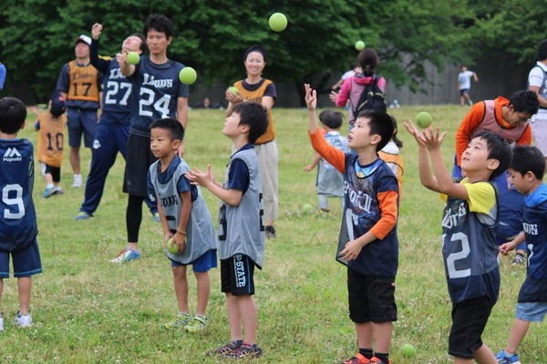 西武ライオンズが 「親子で楽しめるキャッチボール体験イベント」開催