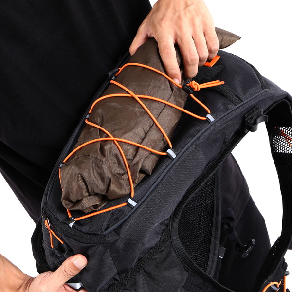 効率よく走行できるサイクリスト向け着るバッグ「ウェアラブルバックパック」発売
