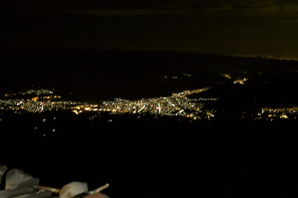 一晩開けて夜景を見ながら、climb on!