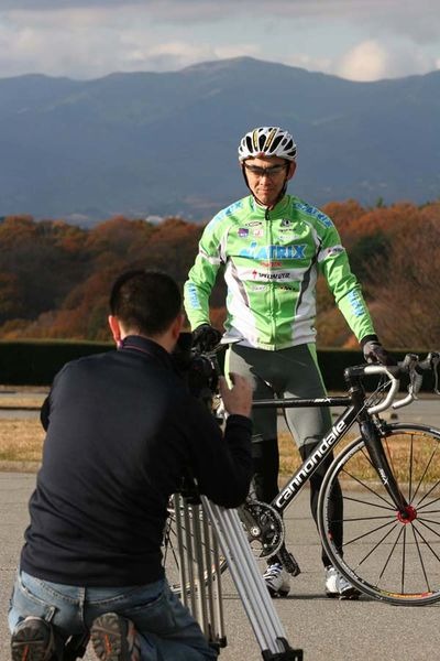 　2007年の最新ロードバイク10台を集めたサイクルスタイル・ドットネットの総力特集が公開された。インプレッションライダーは、サイクルスタイルカフェでも話題を振りまいてくれるプロ選手の橋川健と、スポーツ研究家の宮塚英也。日本では初めての試みとなる映像による