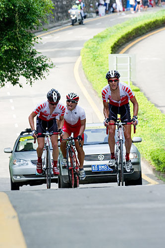 　第26回ユニバーシアード競技大会が8月13日に中国の深センで開幕し、自転車競技・男子ロードレースで山本元喜（19＝鹿屋体育大）が3位になった。距離156.8kmのレースで序盤から飛び出した山本は、終盤にスイス勢2人と3人の先頭集団を形成。最後に振り切られたが、単独