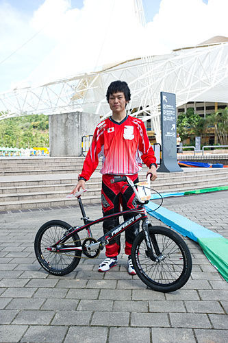 　中国の深センで開催されている第26回ユニバーシアード競技大会は2日目の8月14日、自転車競技・男子BMXレースが行われ、藤原海渡（北里大）が5位になった。