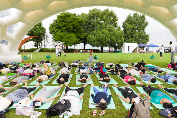 気軽にヨガを楽しめるイベント「ヨガフェスタ横浜」9月開催