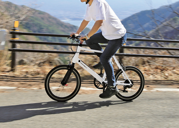 スポーツモデルのミニベロ電動アシスト自転車「TRANS MOBILLY E-MAGIC」発売